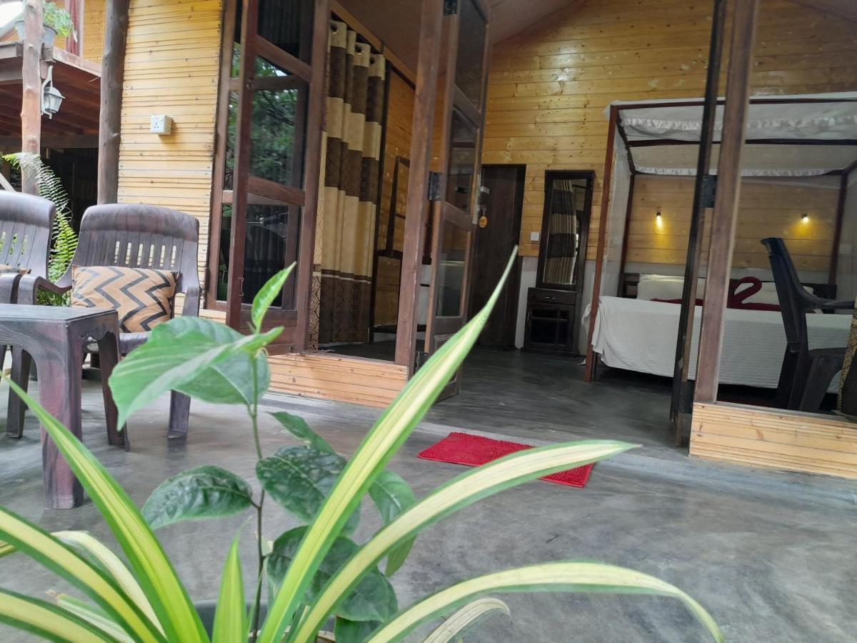 Golden Beach Chalets Arugam Bay Exterior foto