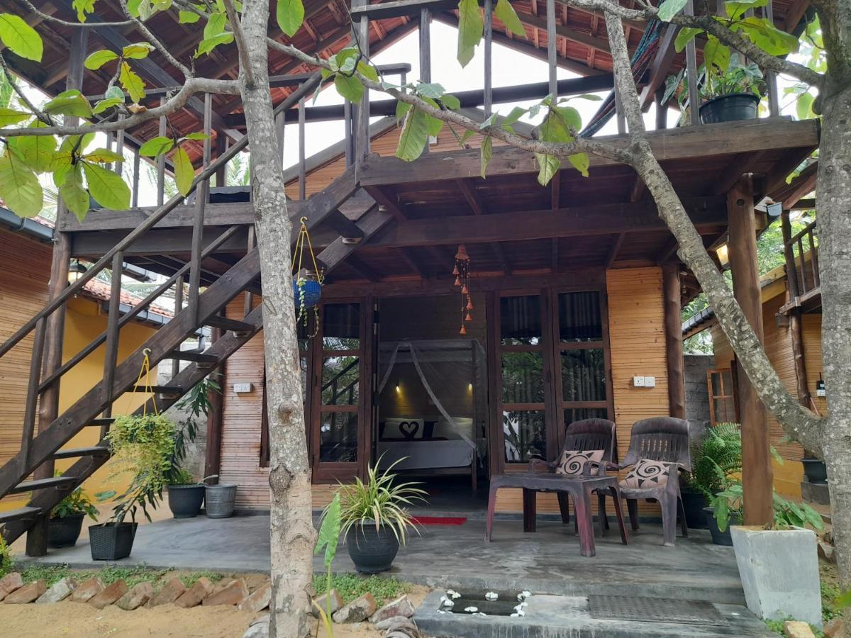 Golden Beach Chalets Arugam Bay Exterior foto
