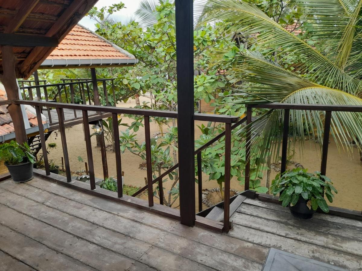 Golden Beach Chalets Arugam Bay Exterior foto