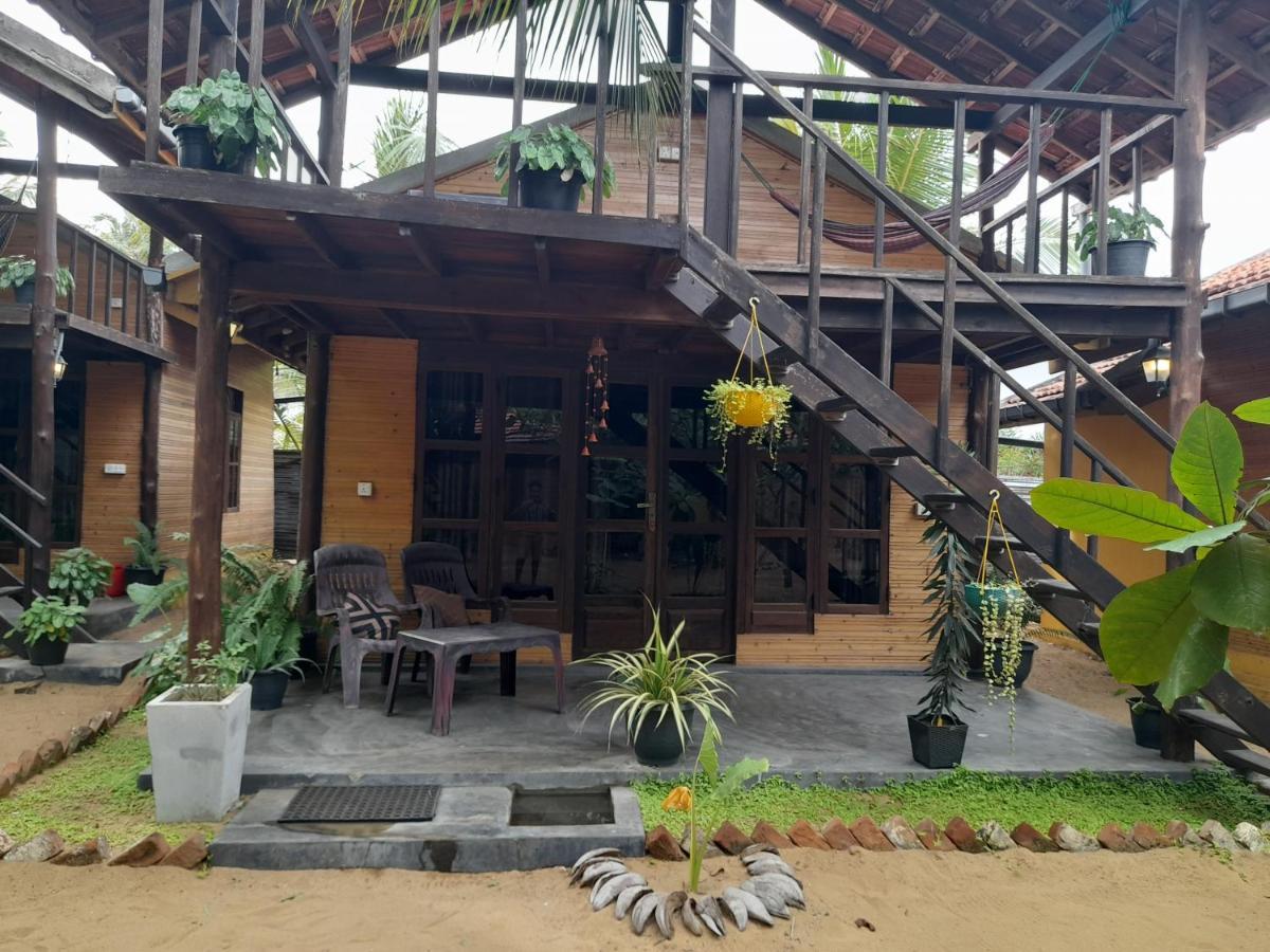 Golden Beach Chalets Arugam Bay Exterior foto