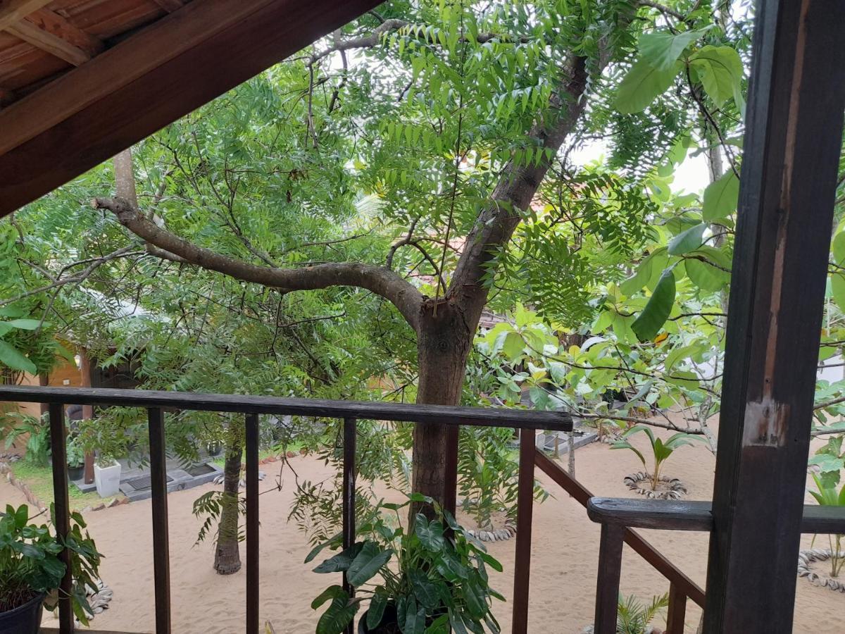 Golden Beach Chalets Arugam Bay Exterior foto