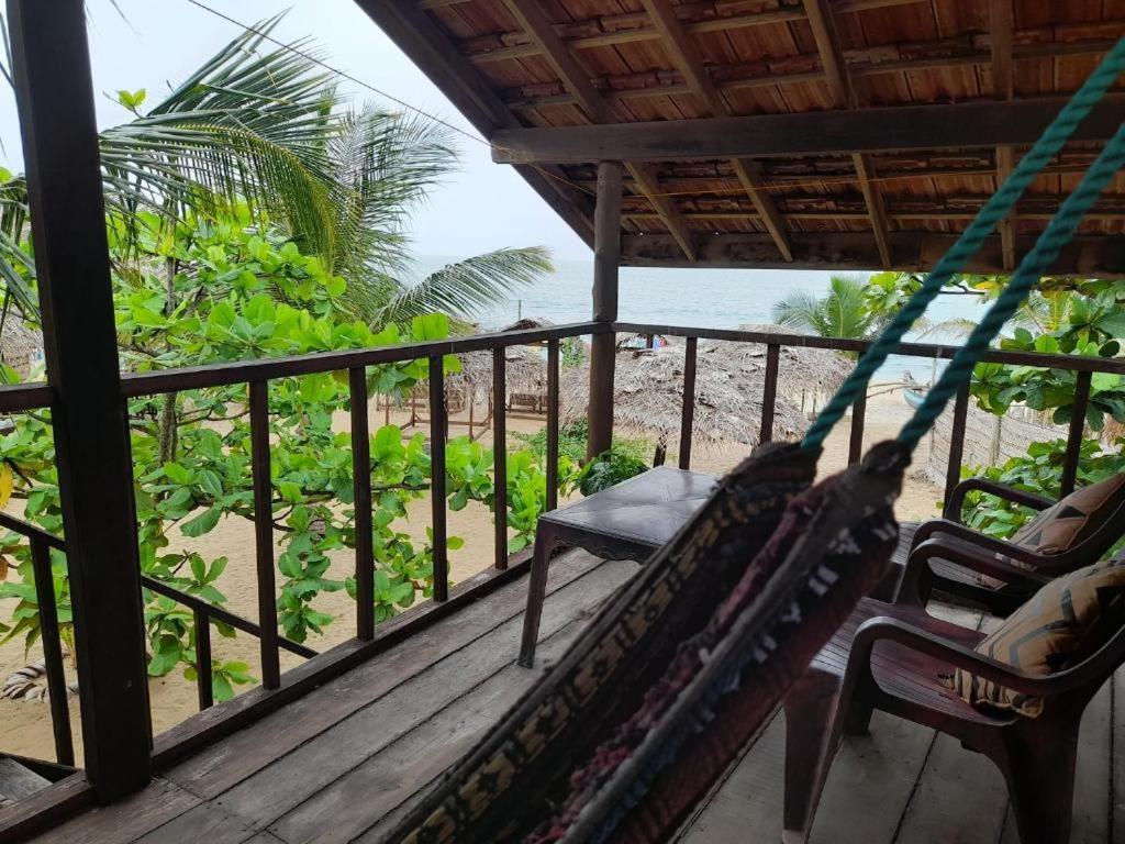Golden Beach Chalets Arugam Bay Exterior foto